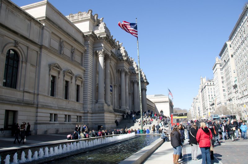 Manhattan032611-1833-2.jpg - Metropolitan Museum of Art, looking North along 5th Ave