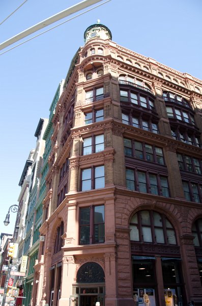 Manhattan032611-1989.jpg - Bleecker Tower, Bleecker and Broadway