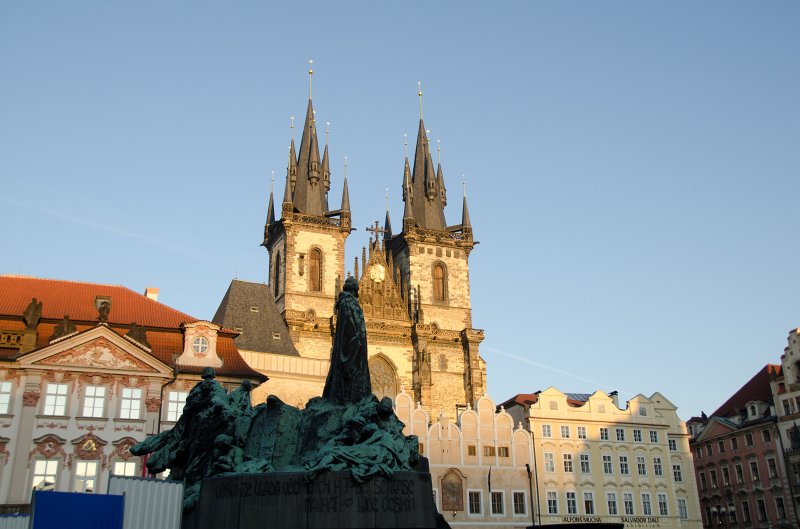 Prague101511-7155.jpg - Jan Hus Memorial,  Old Town Square /  Staroměstské náměstí. Týnský Chrám / Church of Our Lady before Týn background