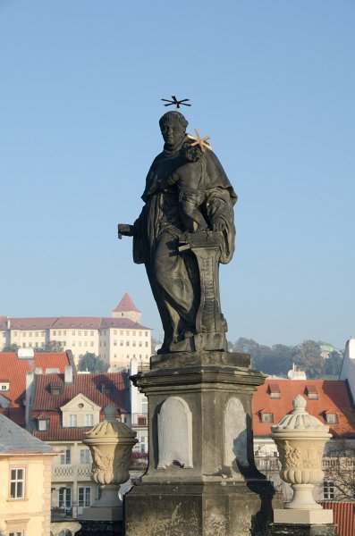 Prague101511-7205.jpg - St. Anthony of Padua,  sculpture by Jan Oldrich Mayor, 1707 .  viewed from Karlův most / Charles Bridge