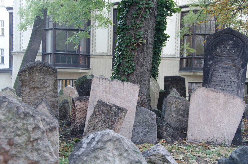 Prague101511-7225.jpg - Old Jewish Cemetery / Stary zidovsky  Hřbitov