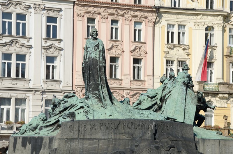 Prague101511-6738.jpg - Pomník mistra Jana Husa / Jan Hus Memorial in Old Town Square