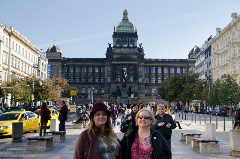 Prague101511-6776.jpg - Liz, Cathie at Národní muzeum / National museum on  Wenceslas Square