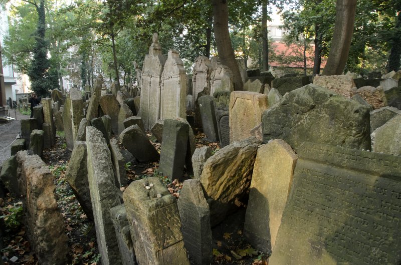 Prague101511-7235.jpg - Old Jewish Cemetery / Stary zidovsky  Hřbitov