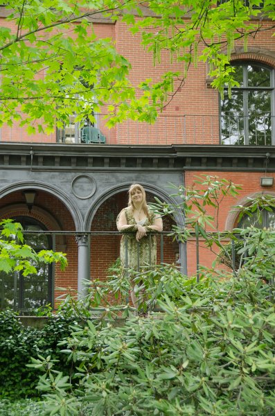 DSC_2933.jpg - On the grounds of the Woods-Gerry building