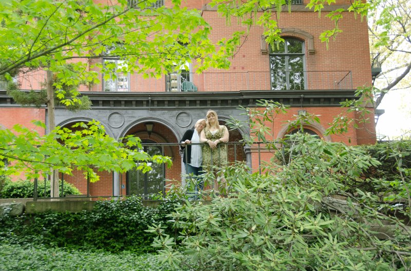 DSC_2936.jpg - On the grounds of the Woods-Gerry building