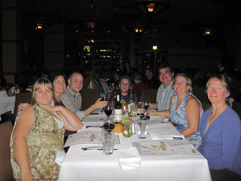 SueVickiBillVisitOct11-3538.jpg - Out to dinner, Catch 35