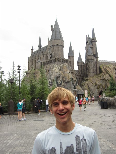 UniversalStudio030511-2339.jpg - Mike in front of Hogwartss,  Harry Potter World