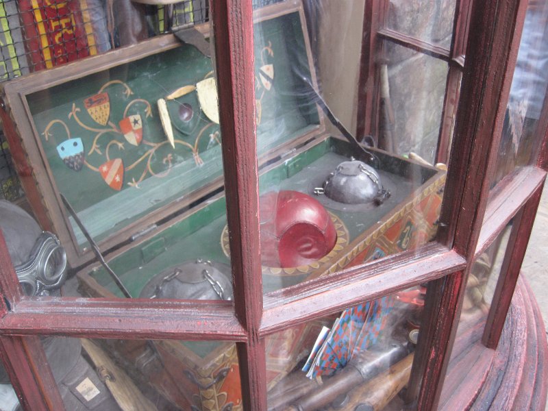 UniversalStudio030511-2341.jpg - Waiting to enter Ollivanders, Harry Potter World