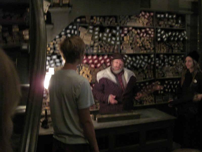 UniversalStudio030511-2349.jpg - Ollivanders, Harry Potter World