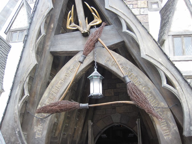 UniversalStudio030511-2353.jpg - The Three Brooms, Harry Potter World