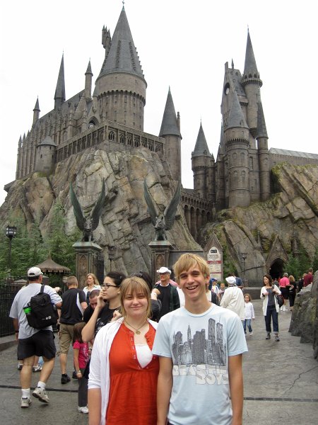 UniversalStudio030511-2338.jpg - Liz and Mike in front of Hogwarts,  Harry Potter World