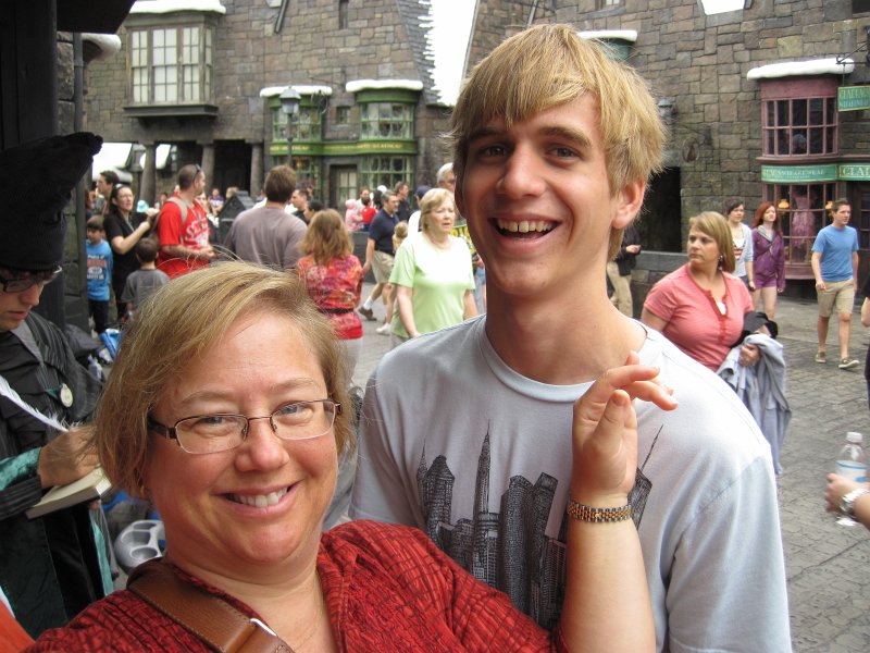 UniversalStudio030511-2343.jpg - Cathie and Mike, waiting to enter Ollivanders, Harry Potter World
