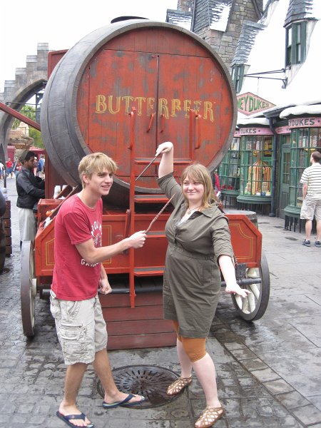 UniversalStudio030511-2374.jpg - Butter Beer at Hogsmeade, Harry Potter World