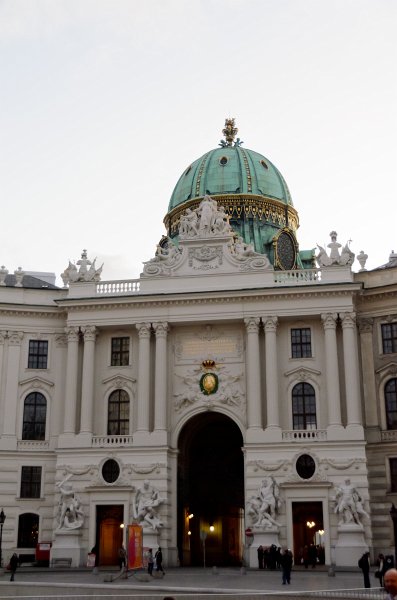 Vienna101311-6628.jpg - Michaelertor Gate, Hofburg Palace, Michaelertrakt / Michael Wing