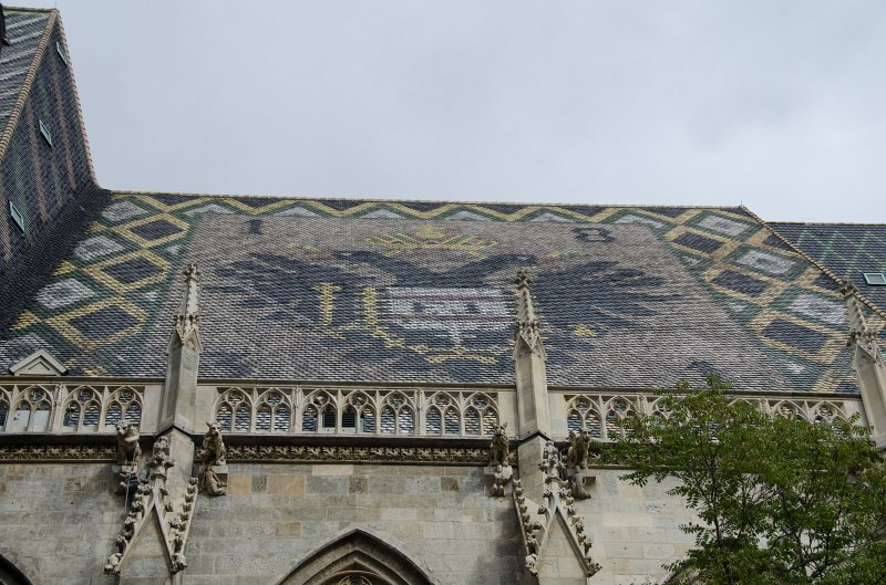 Vienna101311-6329.jpg - Mosaic of the double-headed eagle on Multi-color Tile Roof, Stephansdom / St. Stephen's Cathedral