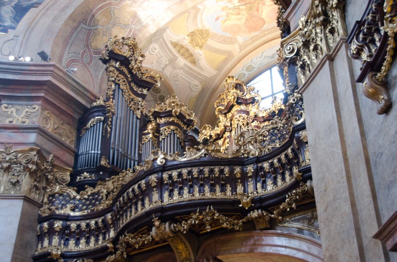 Vienna101311-6365.jpg - Orgel / Organ. Peterskirche / St. Peter's Church