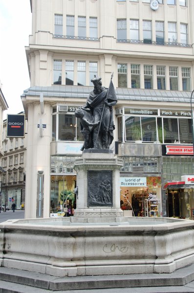 Vienna101311-6372.jpg - Leopoldsbrunnen / Leopold Fountain, Der Graben