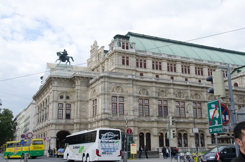Vienna101311-6396.jpg - Wiener Staatsoper/ Vienna State Opera