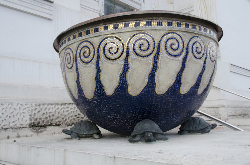 Vienna101311-6431.jpg - Secession Art Museum, Flower Pots