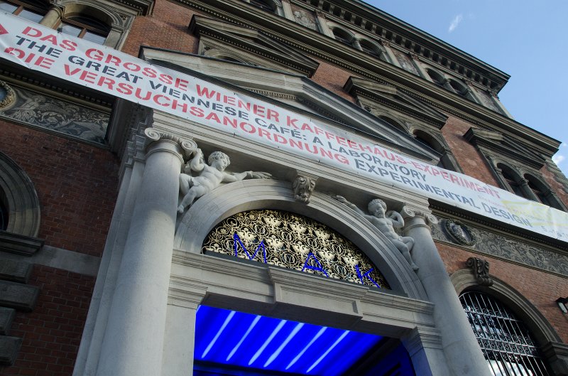 Vienna101311-6442.jpg - Museum für angewandte Kunst/Gegenwartskunst, Museum for Applied Arts (MAK)