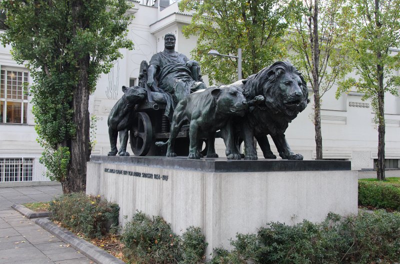 Vienna101311-6436.jpg - Mark Anthony Statue, grounds of Secession Art Museum, by Arthur Strasser