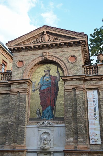 Vienna101311-6441.jpg - Museum für angewandte Kunst/Gegenwartskunst, Museum for Applied Arts (MAK)