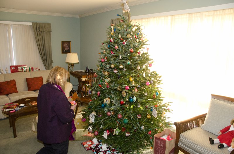 XmasDec11-7607.jpg - Christmas Eve at Grandmas and Grandpas