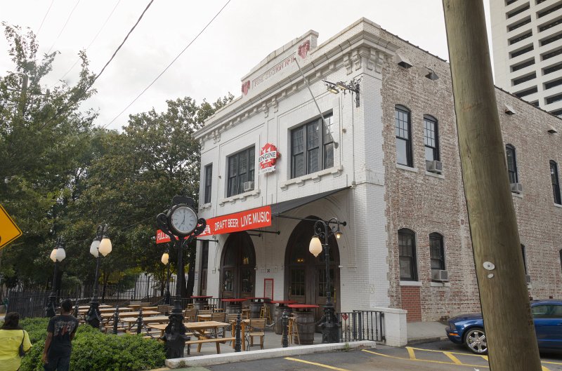 Atlanta092011-5995-2.jpg - Engine 11 Firehouse Traven