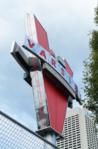 Atlanta092011-6016-2.jpg - The Varsity, AT&T Building, background