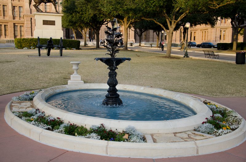 Austin012411-0492.jpg - Texas State Capitol, Great Walk fountain