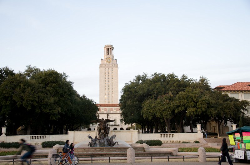 Austin012411-0539.jpg - Texas Tower, The Littlefield Memorial Fountain