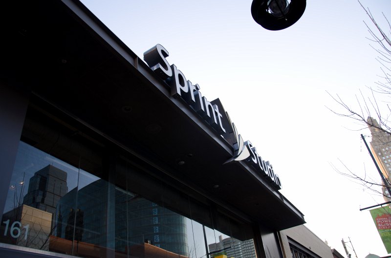 KansasCity022111-0840.jpg - Sprint Studio Store