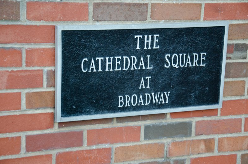 KansasCity022111-0879.jpg - The Cathedral Square at Broadway