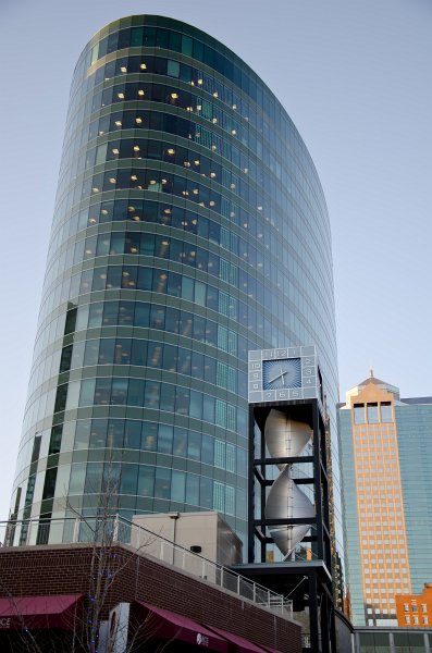 KansasCity022111-0845.jpg - Clock on 14th Street, H&R Block World Headquarters, background