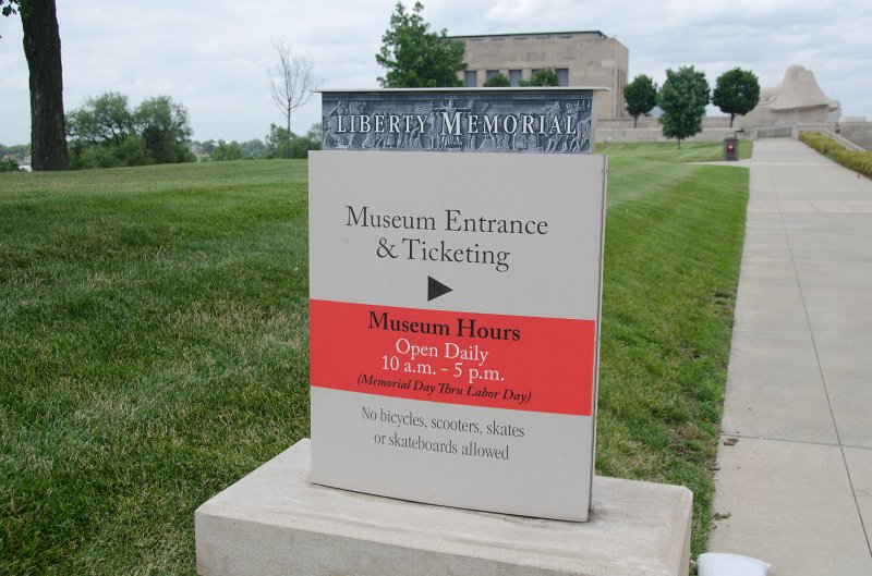 KansasCity062011-3874.jpg - Liberty Memorial Museum Entrance and Ticketing, open daily, 10am-5pm