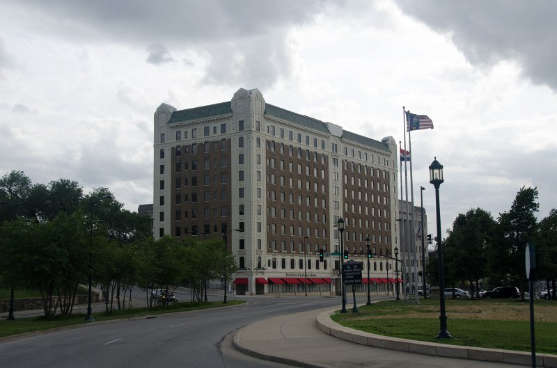 KansasCity062011-3952.jpg - Pershing Building, view from Union Station