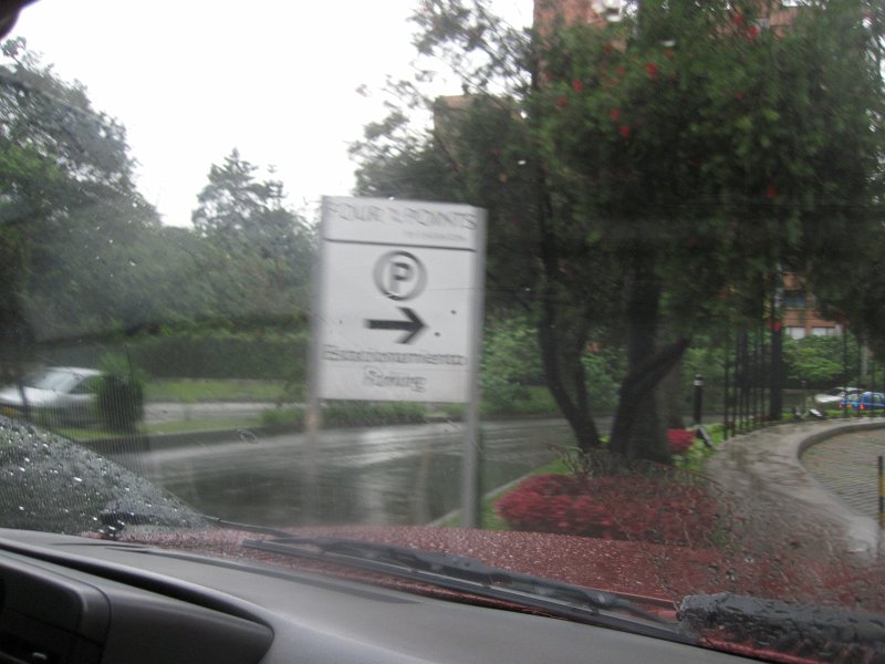 Medellín040411-2433.jpg - Drive Medellin Streets UNE to my hotel