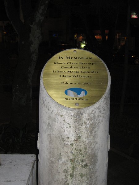 Medellín040411-2479.jpg - In Memoriam Maria Clara Restrepo, et al, 17 de mayo de 2001