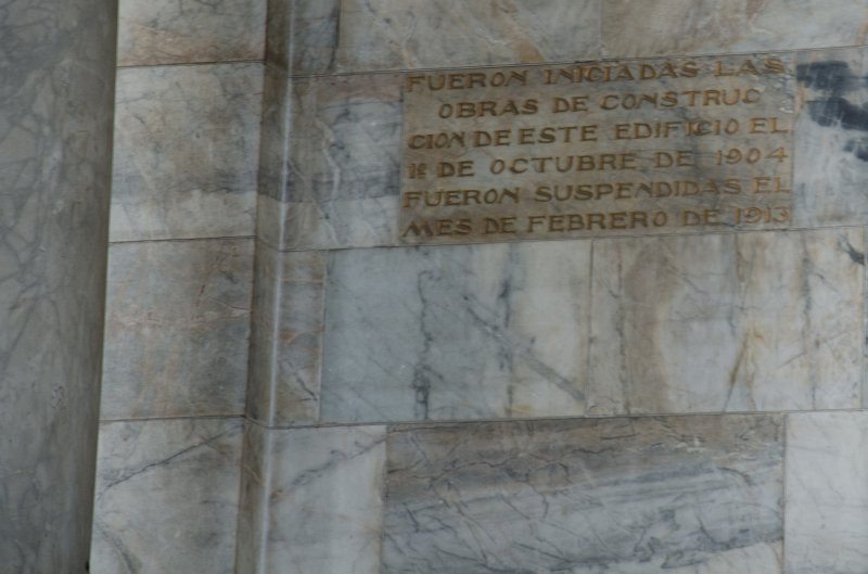 MexicoCity011011-0217.jpg - Fueron iniciadas las obras de construccion de este edificio el 11 de octubre de 1904 fueron suspendidas el mes de febrero de 1913