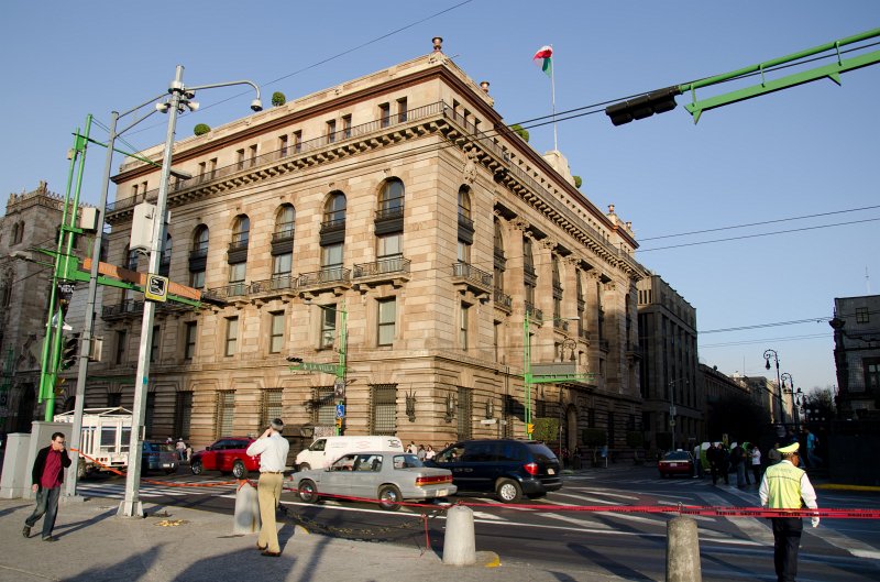 MexicoCity011011-0224.jpg - Anexo del Banco de México