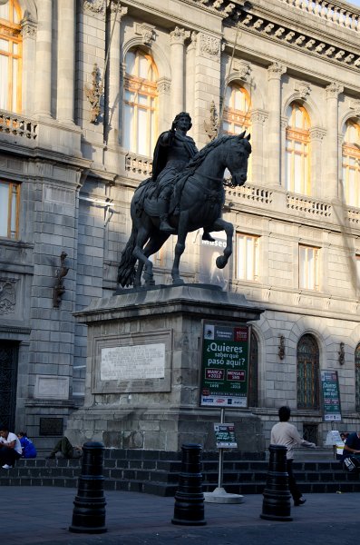 MexicoCity011011-0237.jpg - Museo Nacional de Arte - Statue of King Carlos IV of Spain by Manuel Tolsá