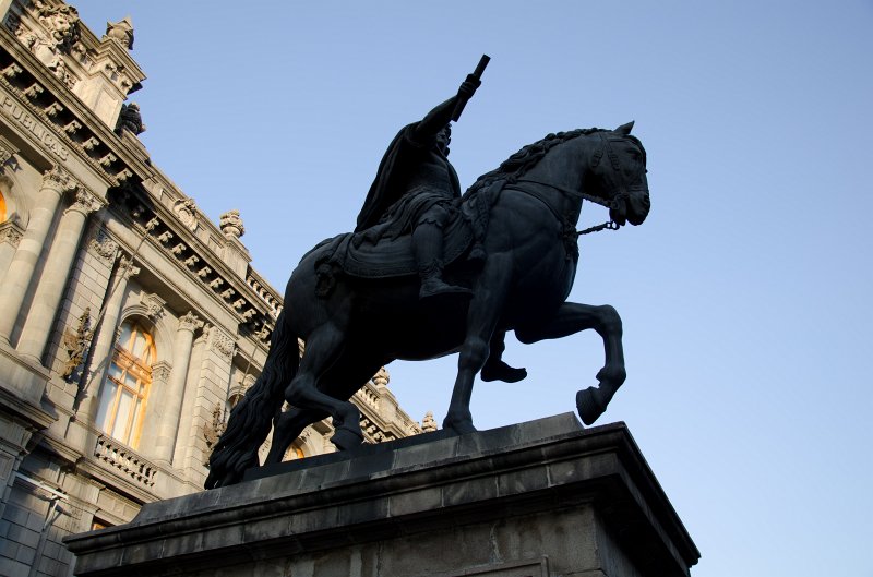 MexicoCity011011-0239.jpg - Museo Nacional de Arte - Statue of King Carlos IV of Spain by Manuel Tolsá