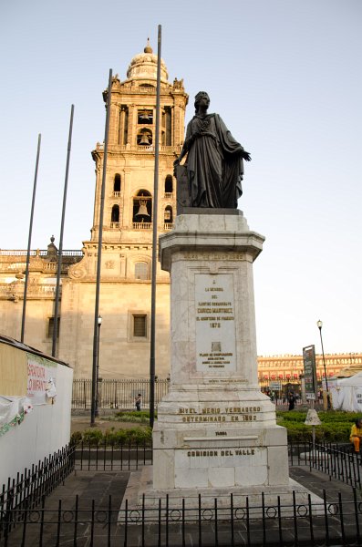 MexicoCity011011-0268.jpg - Monumento Enrico Martino Martínez, Metropolitan Cathedral (background)