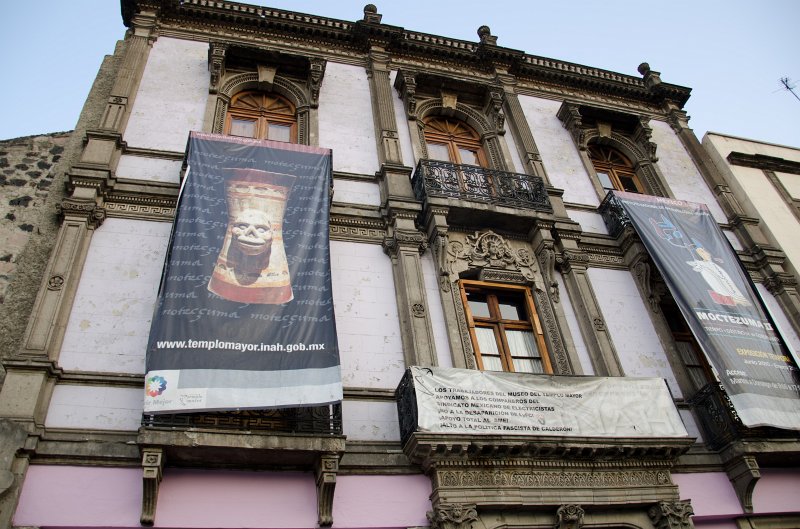 MexicoCity011011-0304.jpg - Templo Mayor Ticket Office
