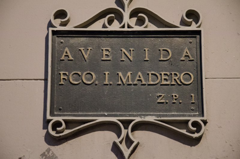 MexicoCity011011-0360.jpg - Avenida Francisco. I. Madero