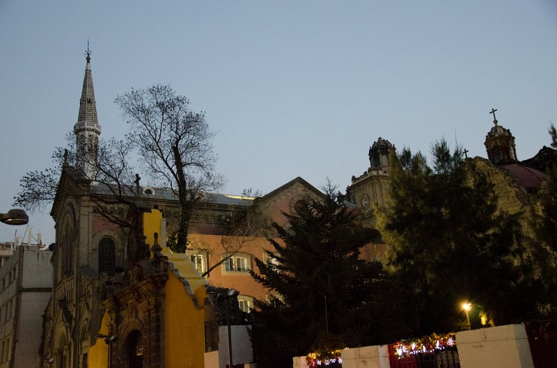 MexicoCity011011-0367.jpg - Templo Expiatorio San Felipe de Jesús