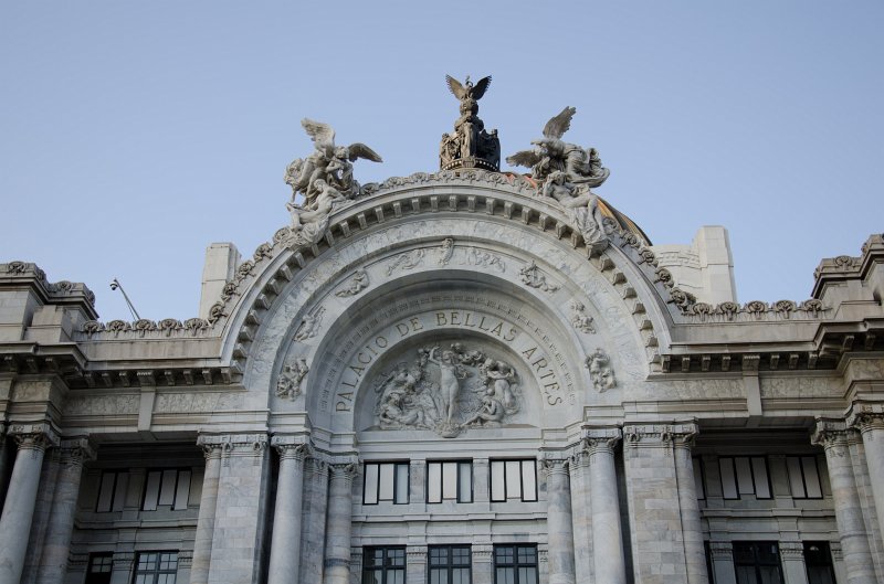 MexicoCity011011-0214.jpg - Palacio de Bellas Artes, South facade