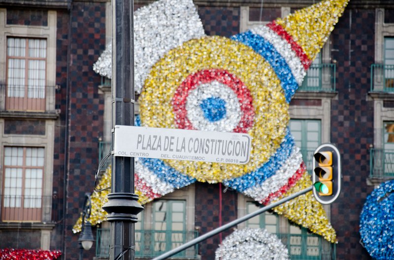 MexicoCity011011-0275.jpg - Plaza de la Constitución