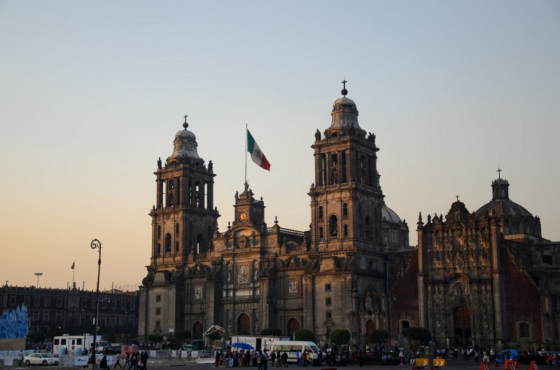 MexicoCity011011-0310.jpg - Metropolitan Cathedral